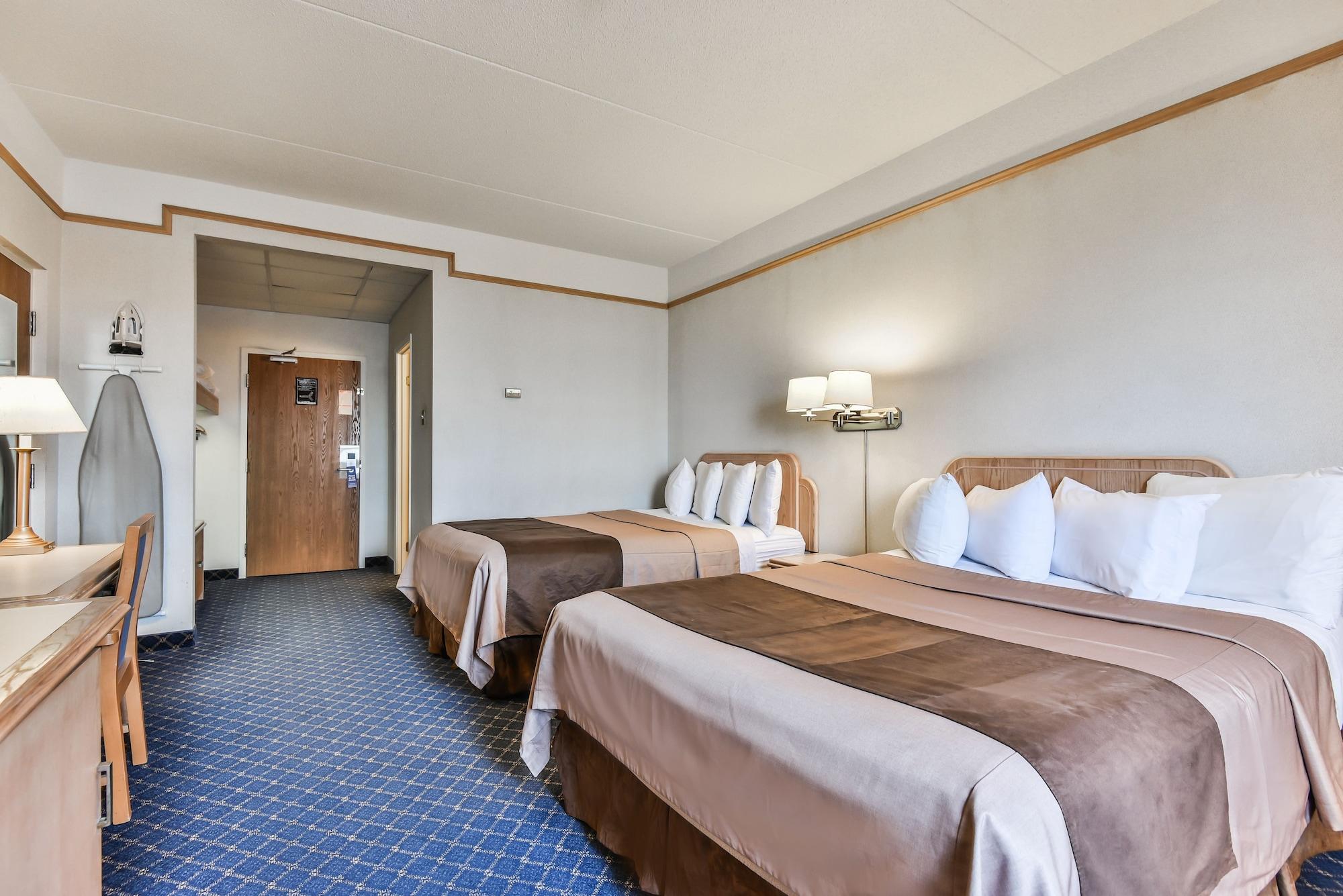 Travelodge By Wyndham Chatham Екстериор снимка