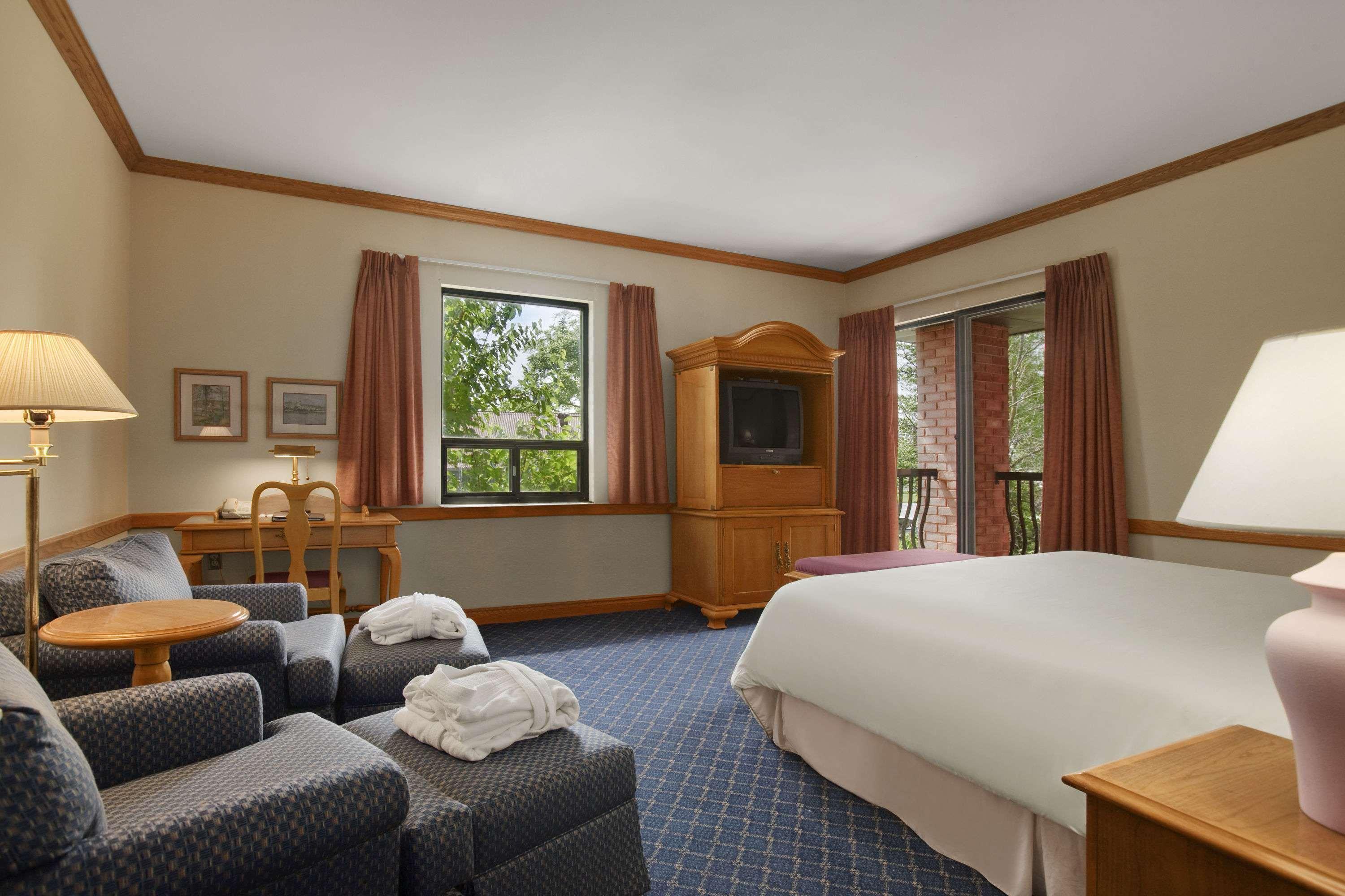 Travelodge By Wyndham Chatham Екстериор снимка